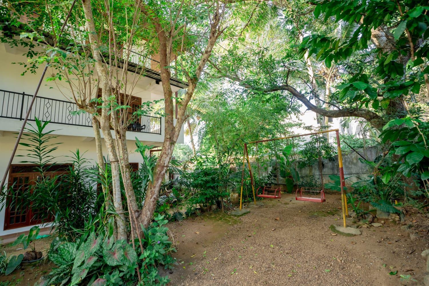 Suwani Pinnawala Homestay Exterior foto