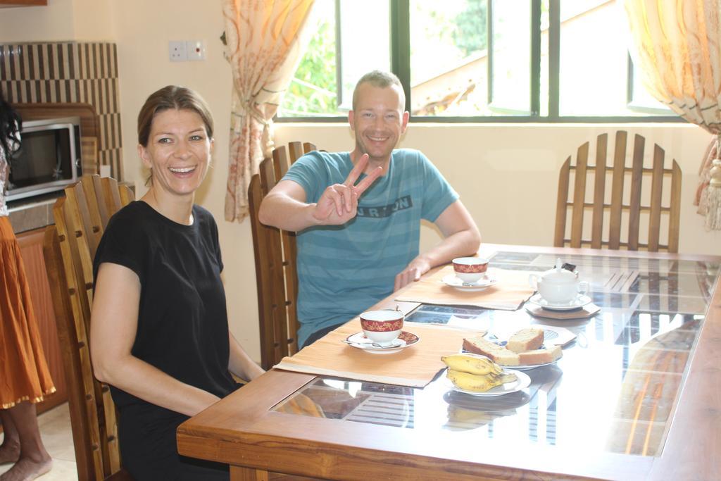 Suwani Pinnawala Homestay Exterior foto